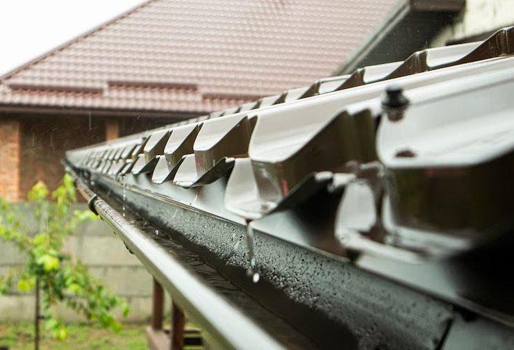 imgi_45_rain-falling-metal-roof_244784-1741